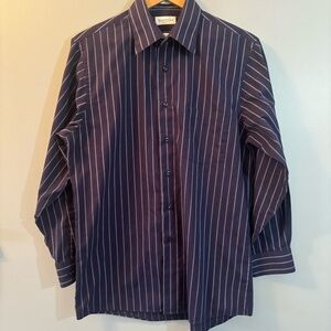 Van Heusen Men's Button Down Dress Shirt - 15-15 1/2 32/33 - Medium Blue…